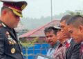 HUT Bhayangkara ke-80, Kapolres Simeulue Beri Penghargaan kepada 40 Personel dan Dua Warga