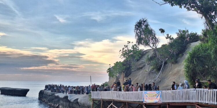 Ke Simeulue, Jangan Lewatkan Batu Alafan, Destinasi Wisata dengan Panorama Laut Tanpa Batas