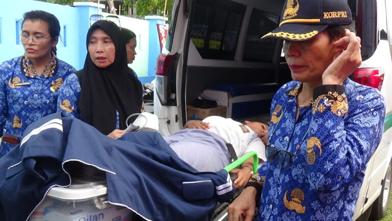 Tiga siswi pingsan saat upacara HUT RI ke-81 di Percut Sei Tuan Deli Serdang