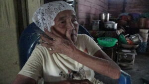 Nenek Emi Mengaku Sempat Diusir Saat Cari Botol Bekas di Acara HUT RI ke-81 Percut Sei Tuan