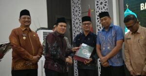 Wagub Salurkan 50.000 Al-Qur’an Bantuan Kerajaan Arab Saudi untuk Masjid dan Dayah Aceh