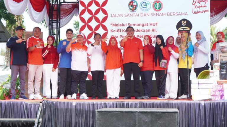 Bupati Deli Serdang Asri Ludin ikuti jalan santai dan senam bersama di Percut Sei Tuan