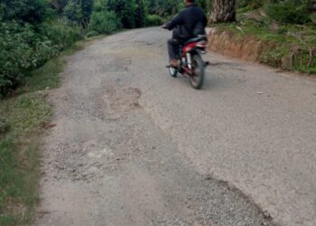Dua Tahun Sudah : Enam Desa Mengalami Jalan Rusak Belum Ada Perbaikan Dari Pemerintah