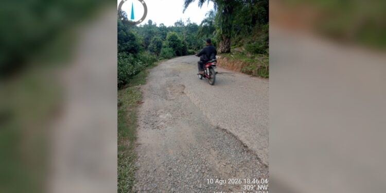 Dua Tahun Rusak, Jalan Enam Desa di Woyla Aceh Barat Belum Diperbaiki Pemerintah