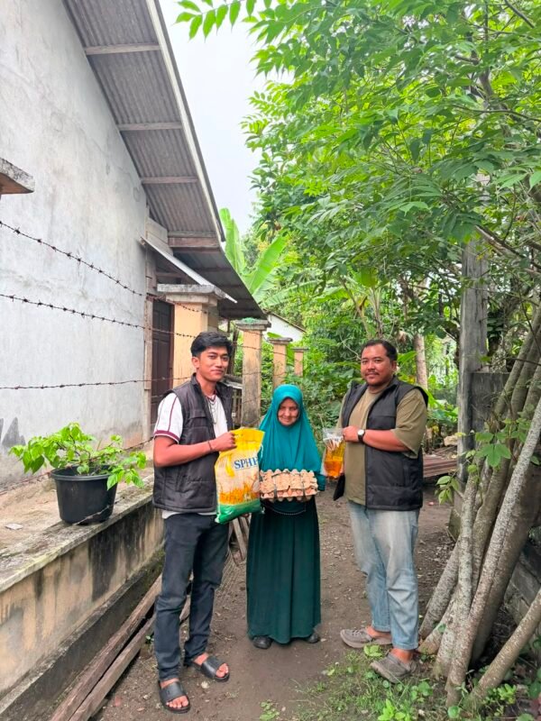 Muda Seudang Aceh Barat Salurkan Bantuan Sembako, Peringati Hari Damai Aceh ke-21