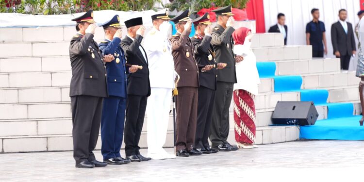 Kapolda Sumut Irjen Whisnu Hermawan hadiri upacara HUT RI ke-81 di Lapangan Astaka Deli Serdang