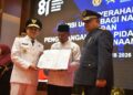 WhatsApp-Image-2026-08-17-at-23.11.52-120x86 Peringatan HUT RI ke-80, Gubernur Aceh dan Istri Serahkan cendera mata pada Keluarga Pahlawan