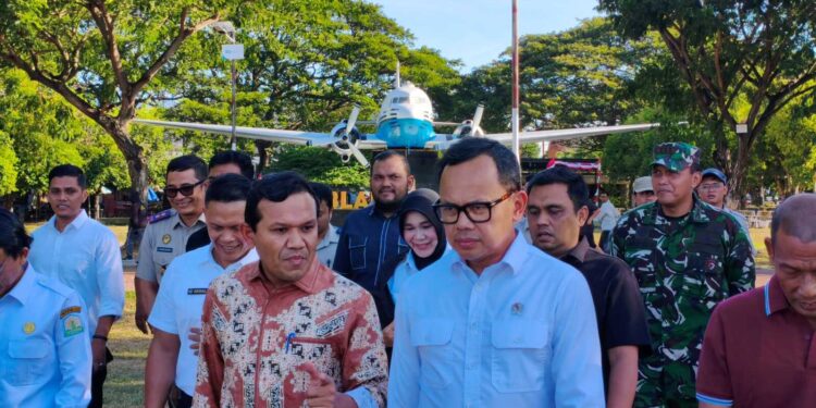 Wagub Aceh Bersama Wamendagri Tinjau Langsung Lapangan Blang Padang