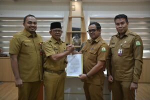 Taufik terima SK Plt Sekda Aceh dari pejabat BKA di Banda Aceh