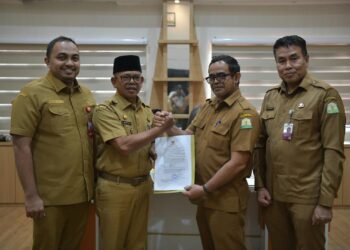 Taufik terima SK Plt Sekda Aceh dari pejabat BKA di Banda Aceh