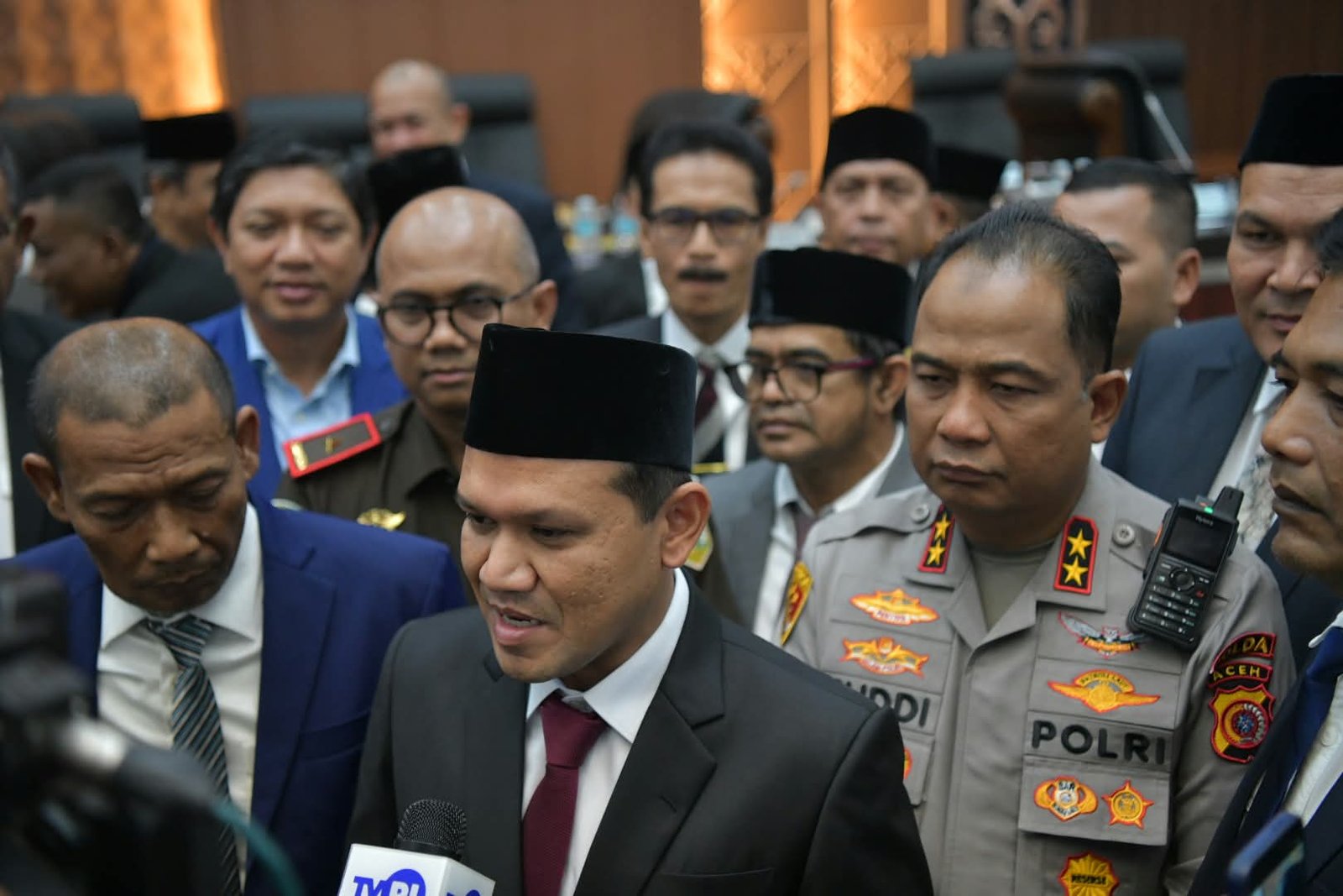 Wakil Gubernur Aceh Fadhlullah saat diwawancara oleh para wartawan. (Dok.Ist)