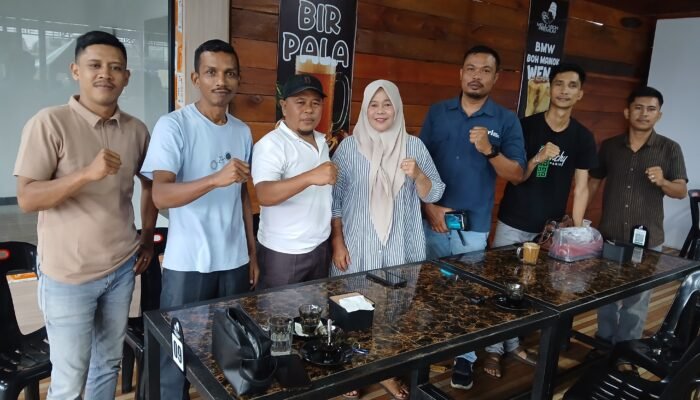 Ketua PWI Aceh Barat dan Ketua PWI Tanjab Barat Jambi Jalin Silaturahmi di Meulaboh
