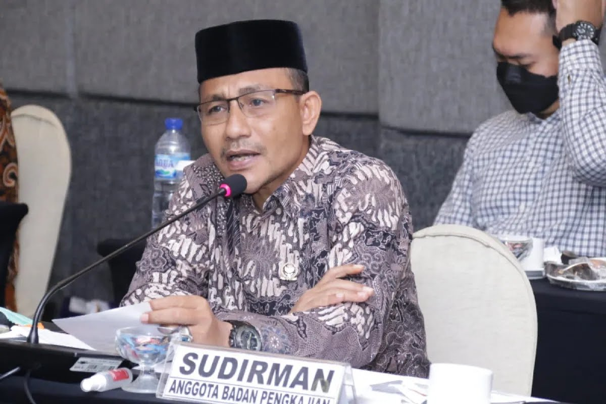 Anggota DPD RI asal Aceh, Sudirman Haji Uma. (Dok.Ist)