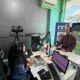 Ari saat melakukan podcast di RRI. (Dok. Ist)