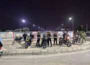 Satuan Samapta Polda Sumut foto bersama sebelum melaksanakan patroli malam. (Dok. Humas Polda Sumut)