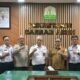 Plt. Sekda Aceh, Taufik foto bersama dengan perwakilan BMKG. (Dok. Humas Pemprov Aceh)