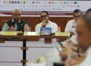 Plt Sekda Aceh, Taufik, menyampaikan percepatan rehab-rekon pascabencana hidrometeorologi. (Dok. Humas Pemprov Aceh)
