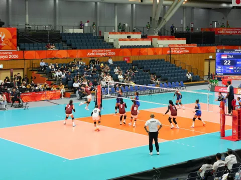Banyak kursi kosong saat pertandingan Indonesia vs Jepang pada Jumat (18/9). (NOC Indonesia/MRP)