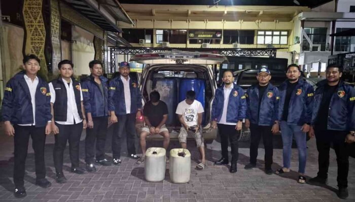 Polresta Banda Aceh Amankan Mobil Kia Travello Bawa 600 Liter Bio Solar Subsidi