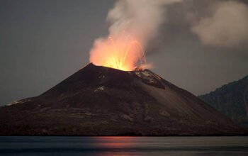 ‎BMKG Terus Pantau Dampak Erupsi Gunung Anak Krakatau