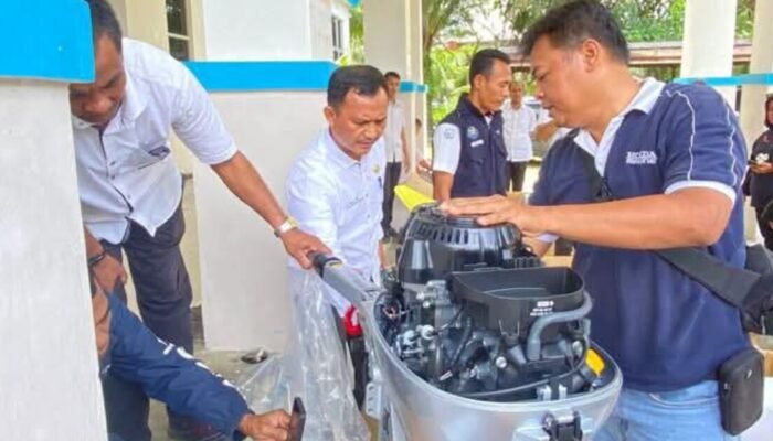 Salurkan Bantuan Alat Tangkap Ikan, Pemkab Simeulue Apresiasi Jamaluddin Idham dan KKP RI   