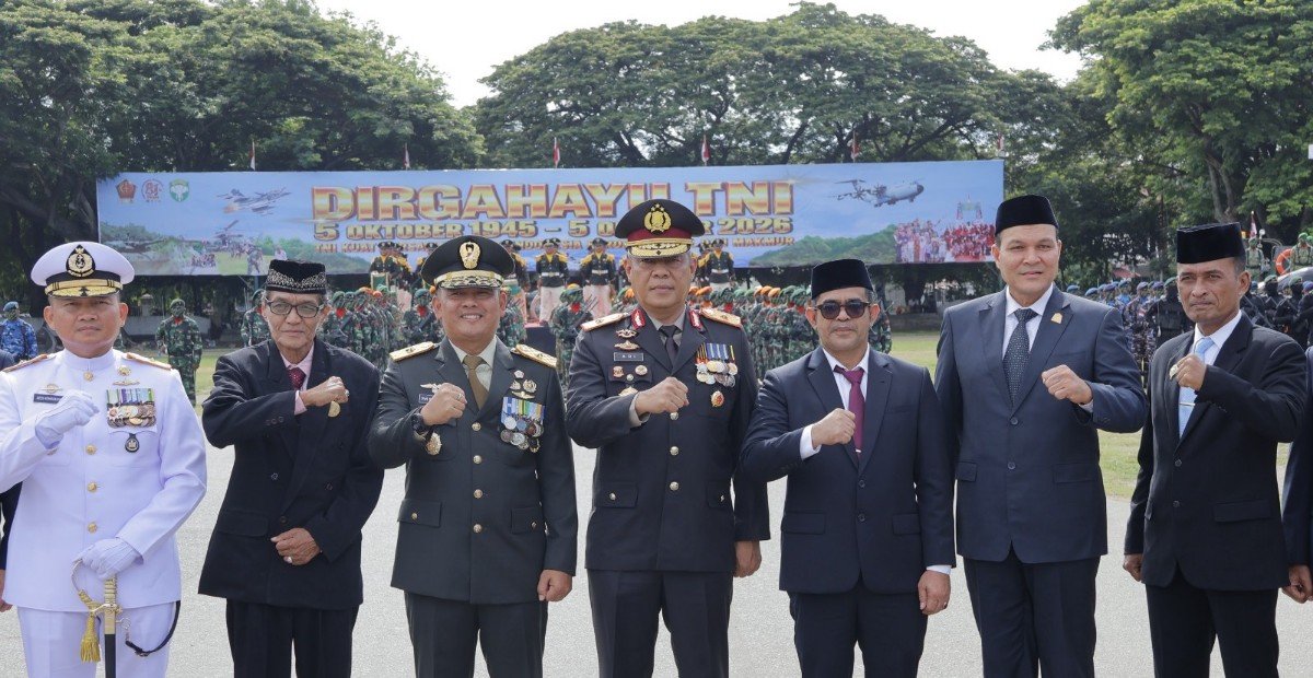 Wakapolda Aceh Brigjen Pol. Ari Wahyu Widodo (tengah). (Dok. Ist)