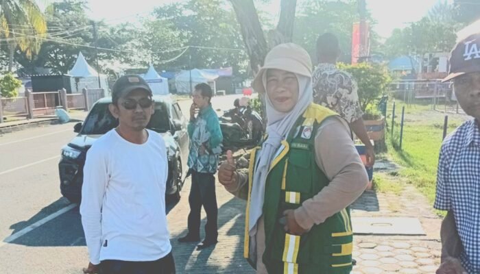 DLH Aceh Barat Gerak Cepat Bersihkan Sampah Usai Pembukaan HUT ke-438 Kota Meulaboh