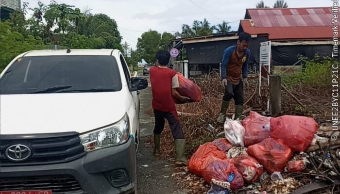 IMG-20261011-WA0008-700x400 DLH Aceh Barat Maksimalkan Pelayanan Kebersihan Selama HUT ke-438 Meulaboh