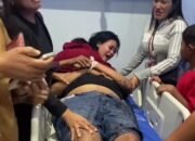 Keluarga yang sedang berduka atas meninggalnya korban. (Dok. Ist)
