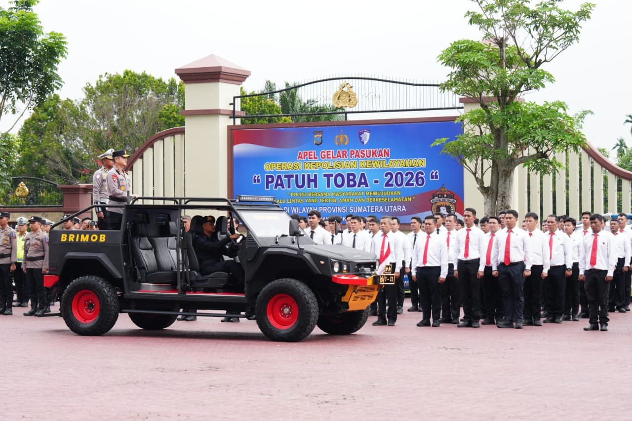 Para personel Polda Sumut sedang melaksanakan apel pagi di 6 di Lapangan KS. Tubun Mapolda Sumut. (Dok. Humas Polda Sumut)