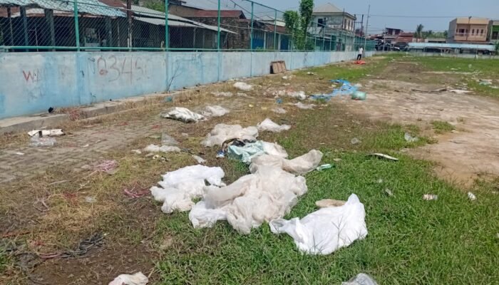 Usai Pasar Malam, Lapangan Pekan Minggu Cinta Rakyat Dipenuhi Sampah