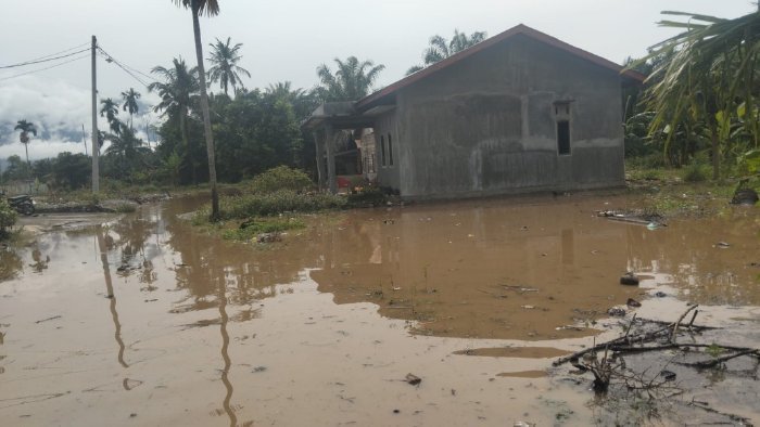 Banjir merendam permukiman di tiga desa Kecamatan Lawe Alas Aceh Tenggara